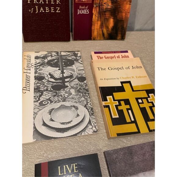 Assorted Religious Book Lot of 6-Gospel of John,Life Lessons by Max Lucado Good - Picture 3 of 9